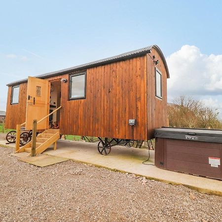 Hillcrest Shepherds Hut Preston  Exterior photo