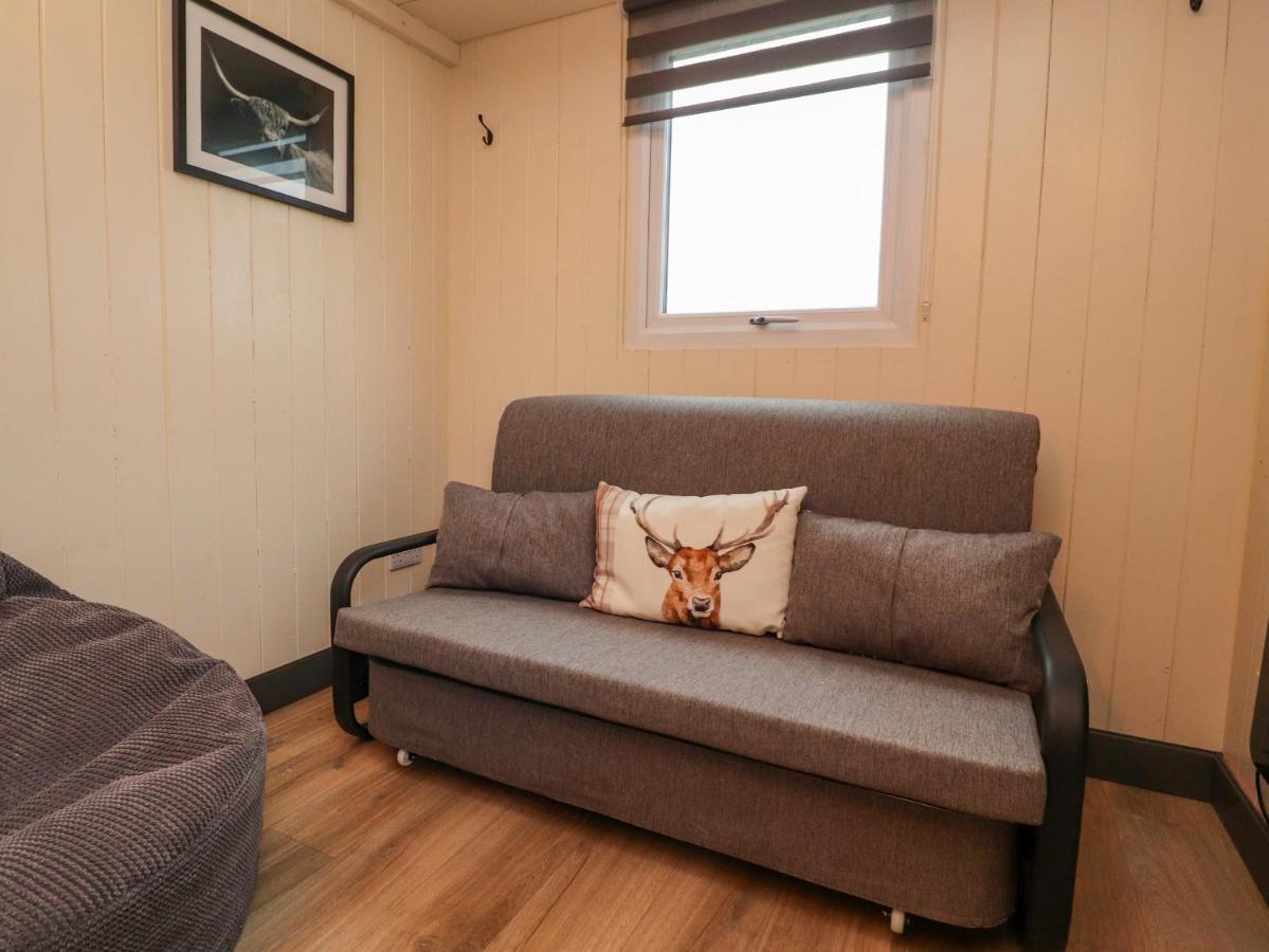 Hillcrest Shepherds Hut Preston  Exterior photo