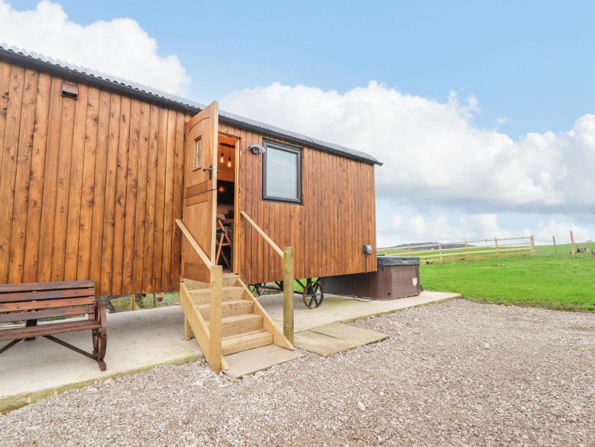 Hillcrest Shepherds Hut Preston  Exterior photo