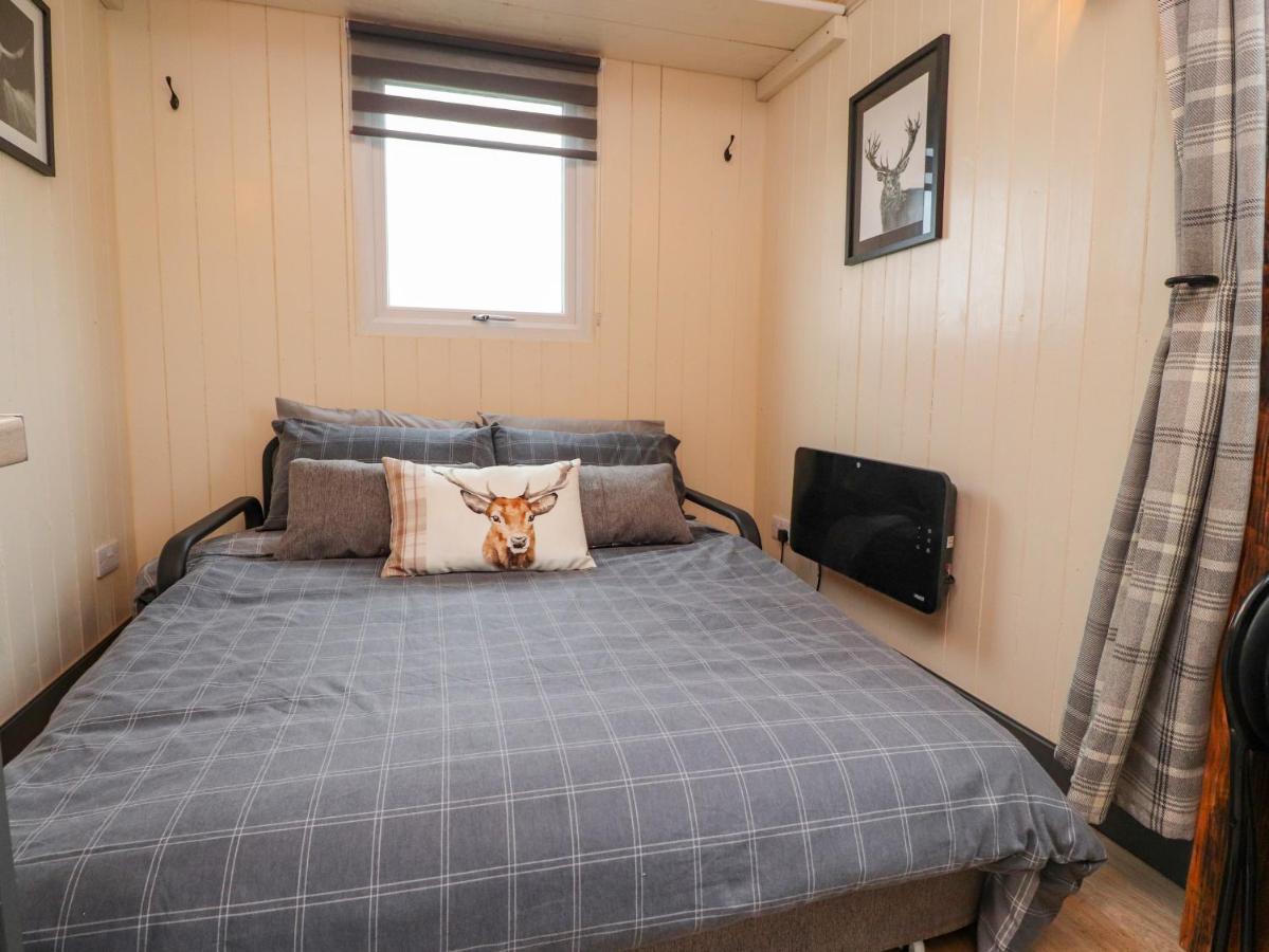 Hillcrest Shepherds Hut Preston  Exterior photo