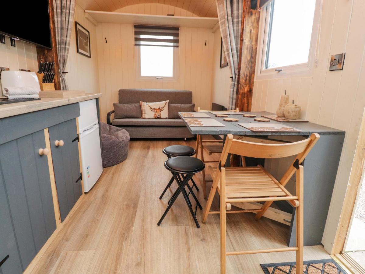 Hillcrest Shepherds Hut Preston  Exterior photo